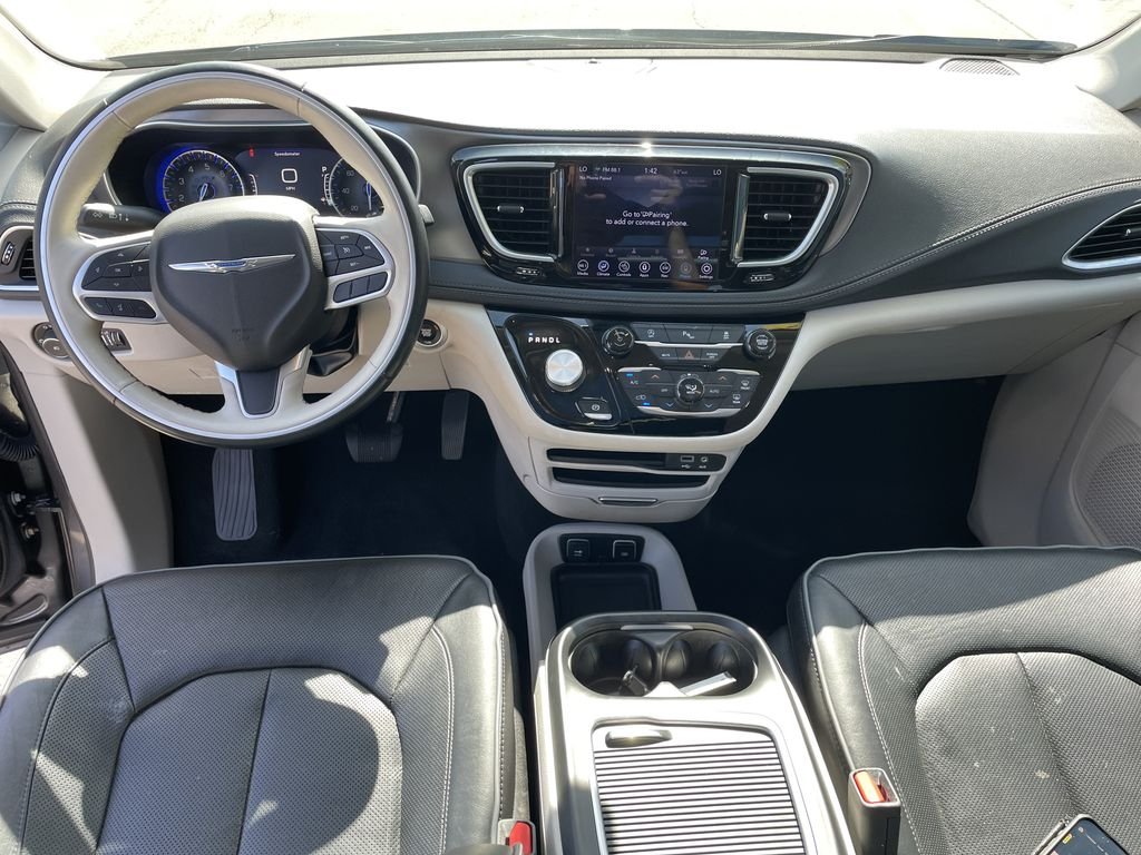 Certified Used 2019 Gray Chrysler Limited image 15