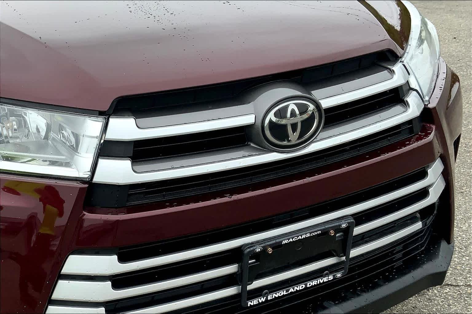Used 2019 Ooh La La Rouge Mica Toyota LE image 27