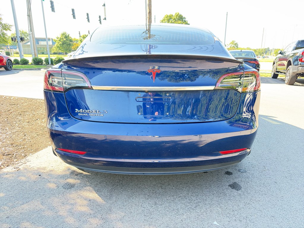 Used 2018 Deep Blue Metallic Tesla Long Range Battery image 6