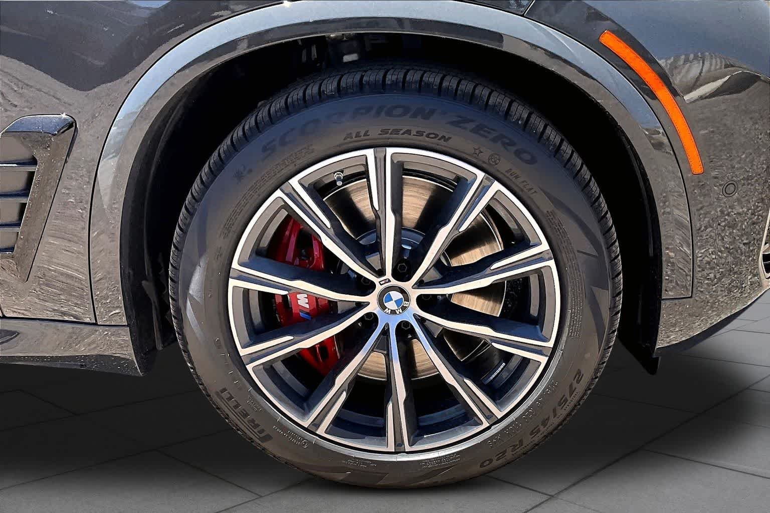New 2026 Dravit Grey Metallic BMW xDrive50e image 11