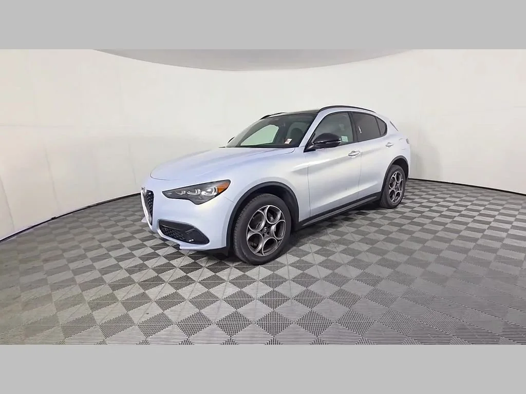 New 2026 Moonlight Gray Metallic Alfa Romeo Base image 35