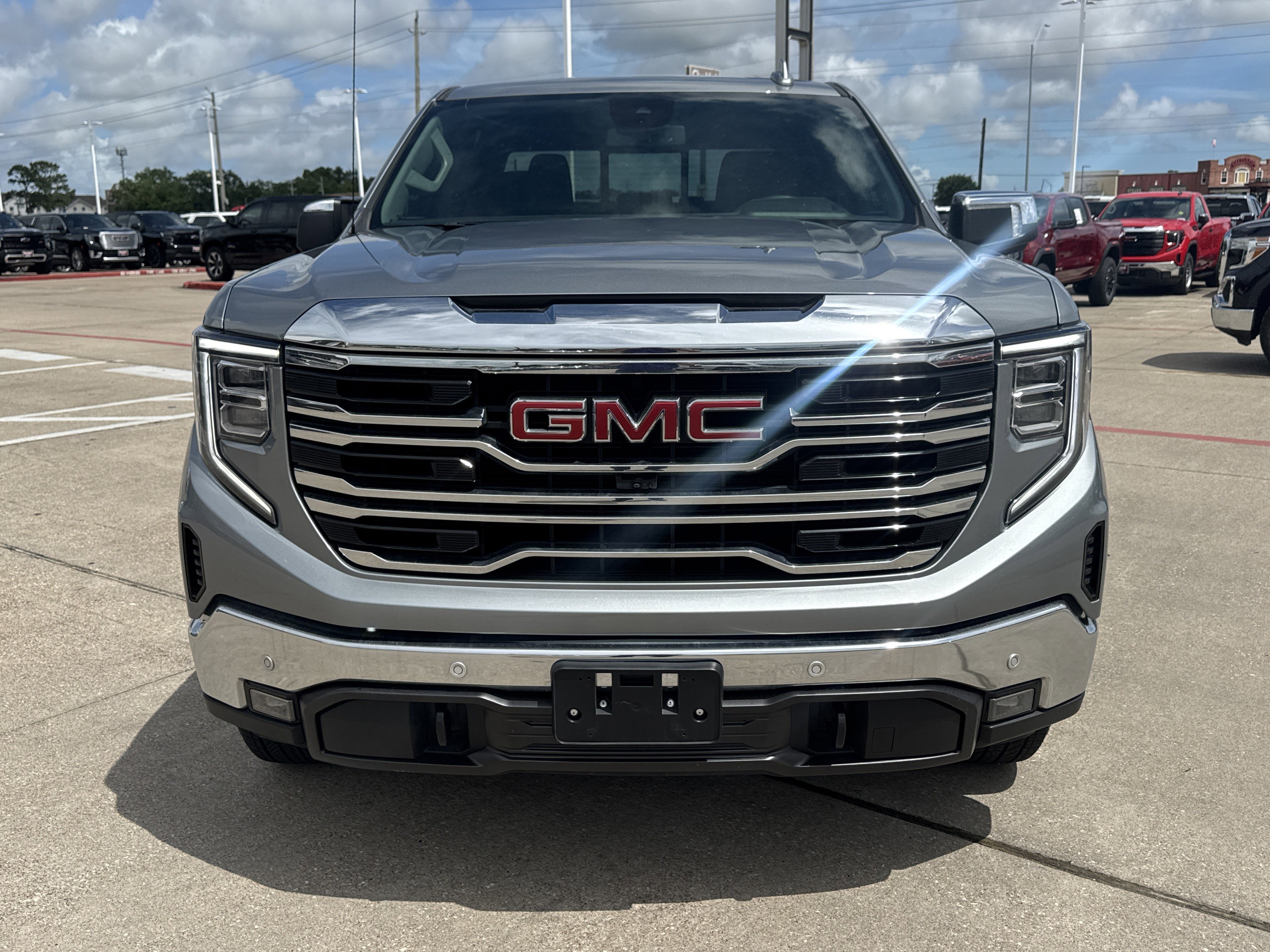 Used 2025 Sterling Metallic GMC SLT image 15