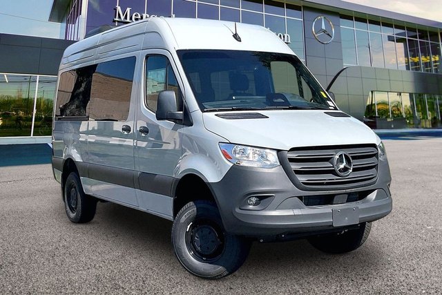 2025 Mercedes-Benz Sprinter 2500 Passenger 144 WB