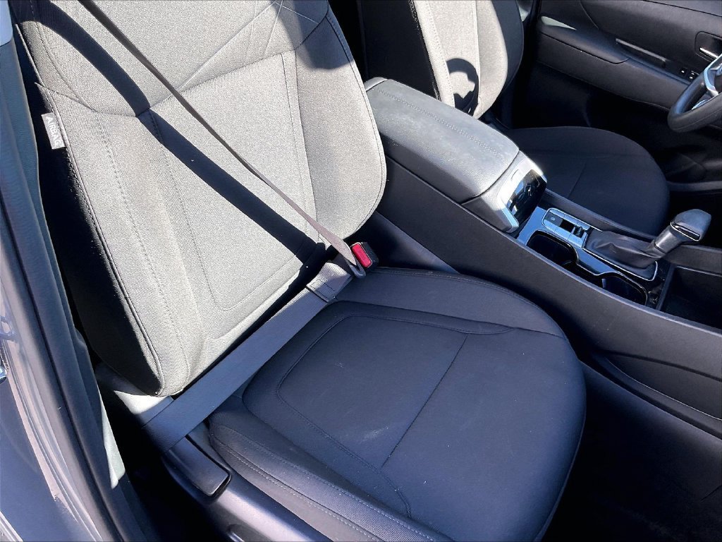 Used 2024 Hampton Gray Hyundai SE image 11