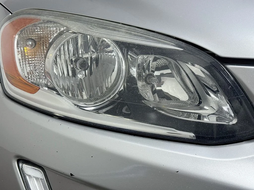 Used 2014 Silver Volvo  image 38