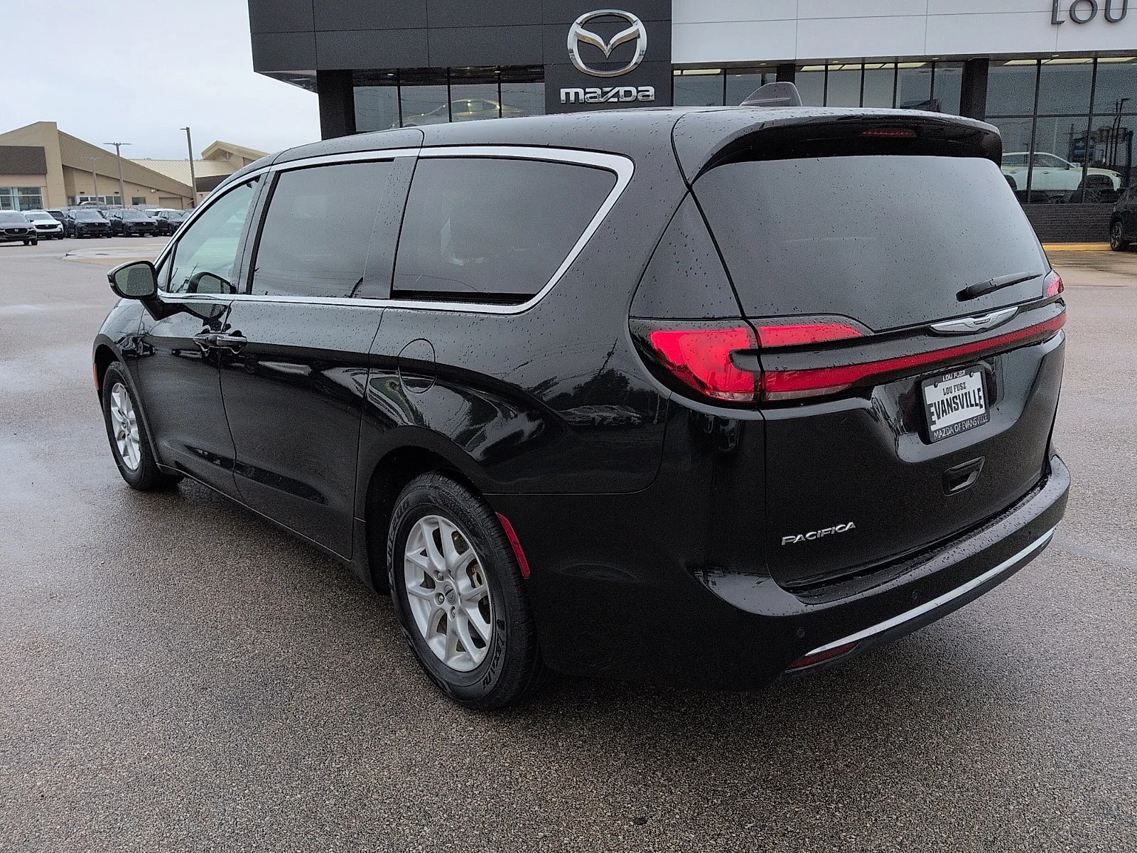 Used 2023 Brilliant Black Crystal Pearlcoat Chrysler Touring L image 5