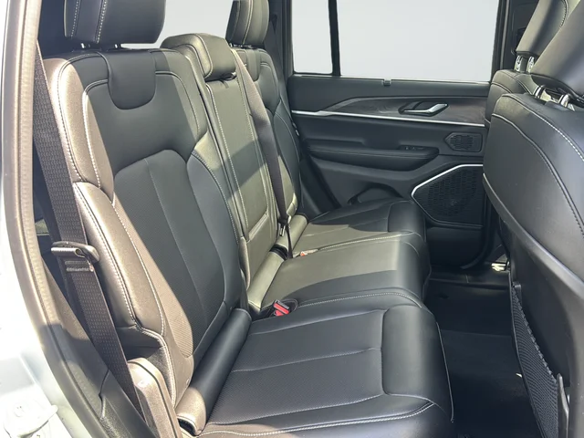 Used 2024 Silver Jeep 4xe image 25