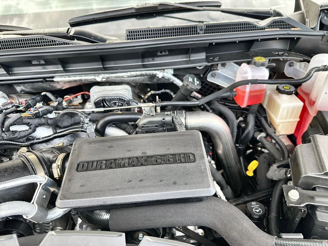 New 2026 Glacier White Tricoat GMC Denali Ultimate image 25