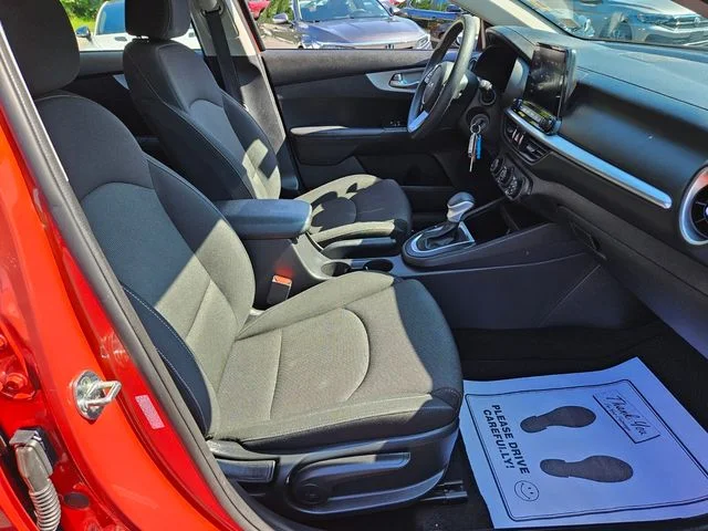 Used 2023 Red Kia LXS image 18
