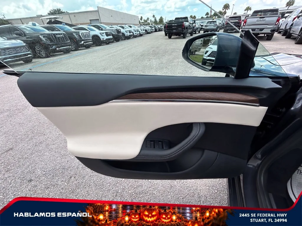 Used 2022  Tesla AWD image 23