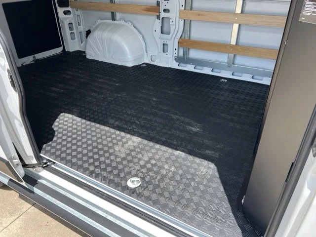 Used 2025 White Ram Base image 31
