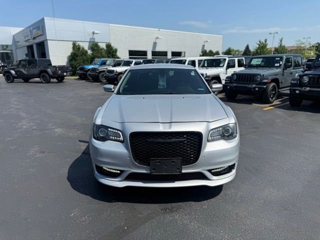Certified Used 2022 Silver Mist Clearcoat Chrysler Touring image 7