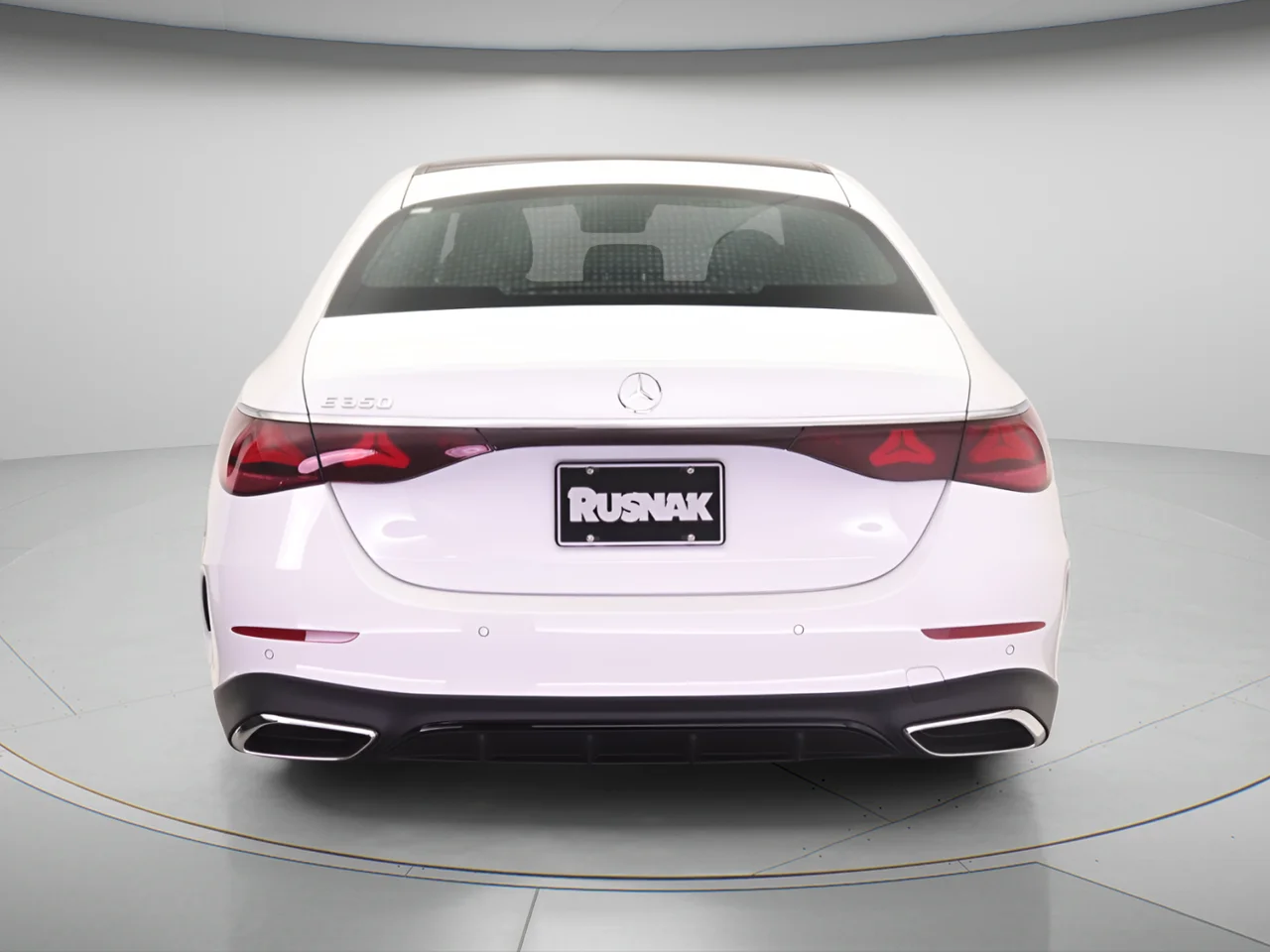 New 2026 Polar White Mercedes-Benz E 350 image 3
