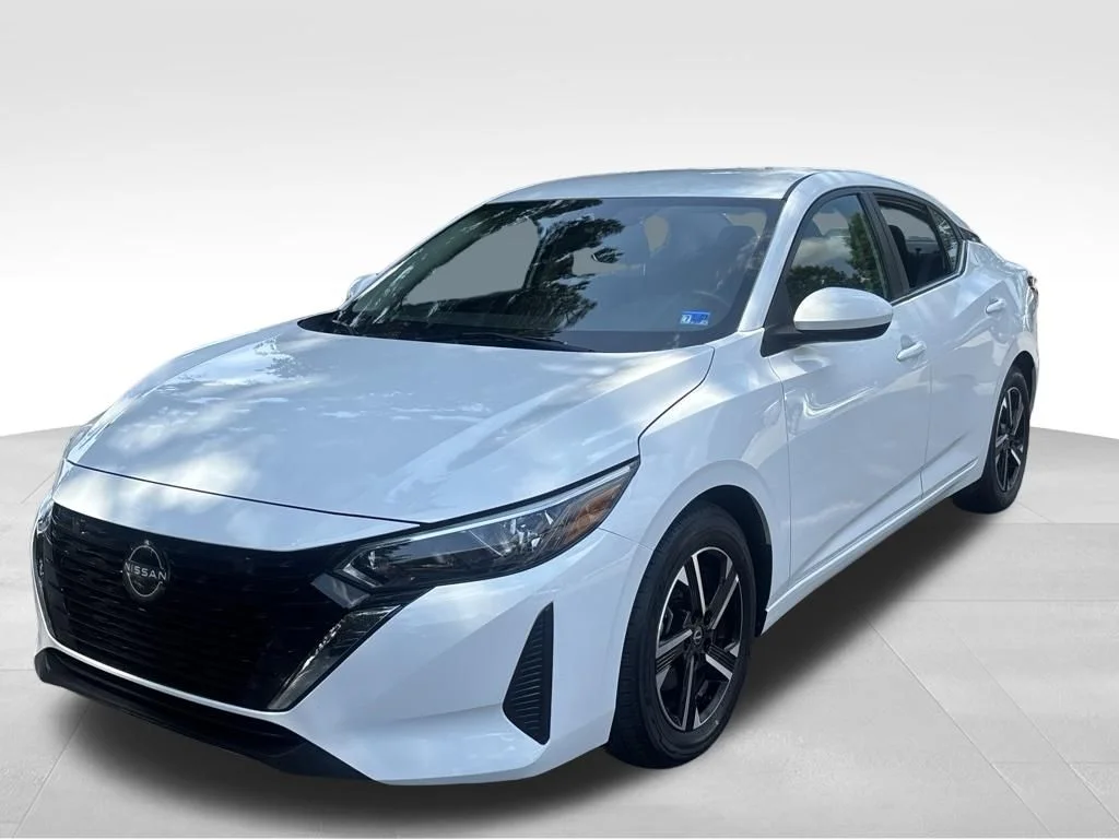 Used 2025 White Nissan SV image 3