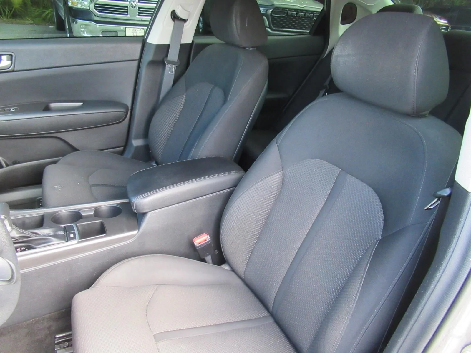 Used 2018 Silver Kia LX image 19