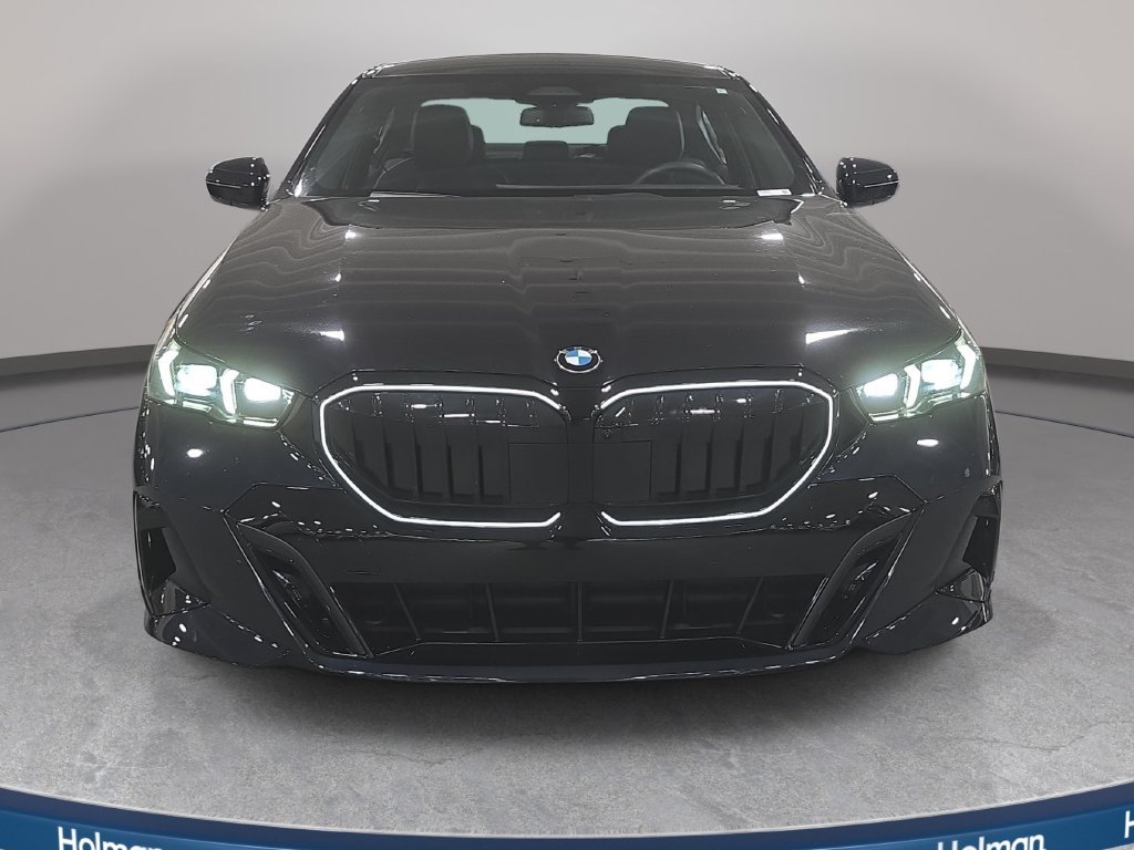 Used 2027 Carbon Black Metallic BMW 530i image 2