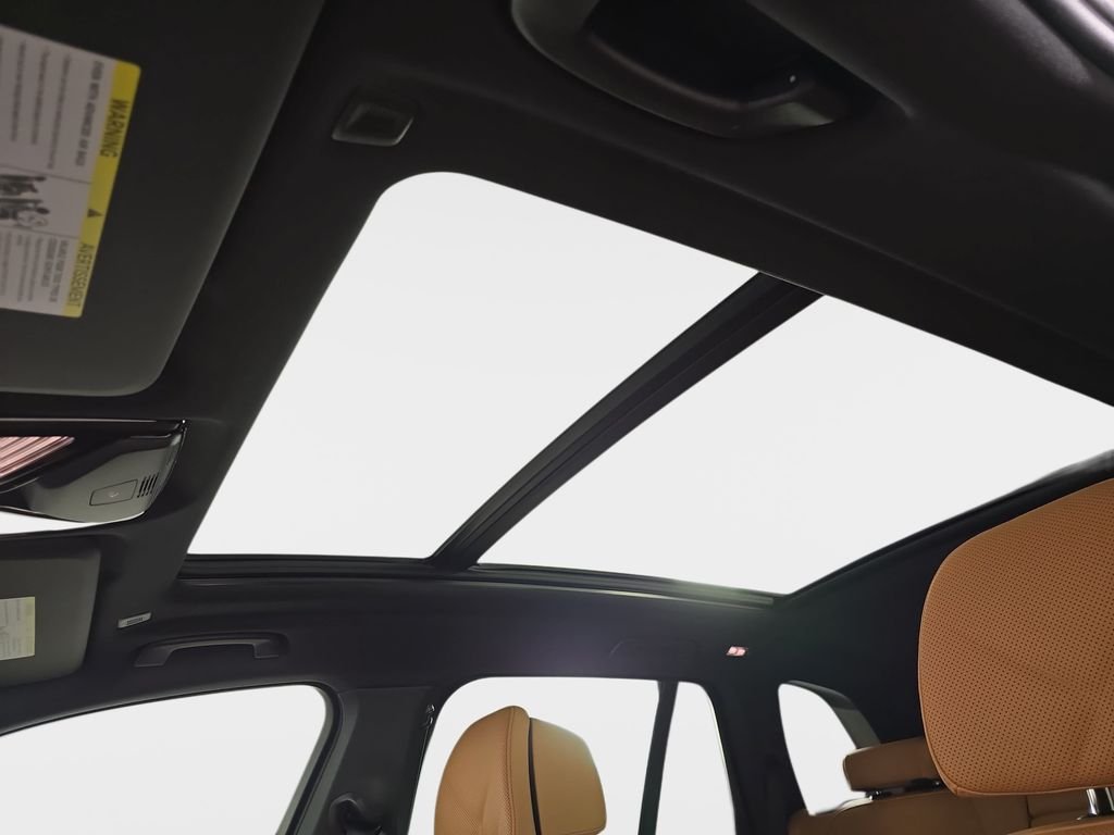 New 2026 Black Sapphire Metallic BMW xDrive40i image 30