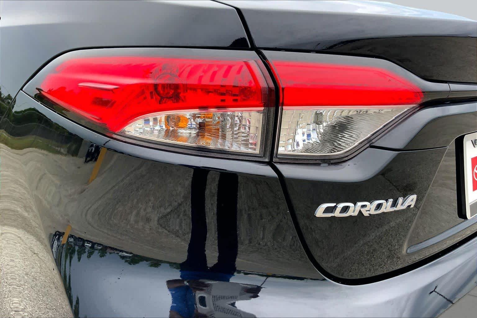 Used 2026 Midnight Black Metallic Toyota LE image 28