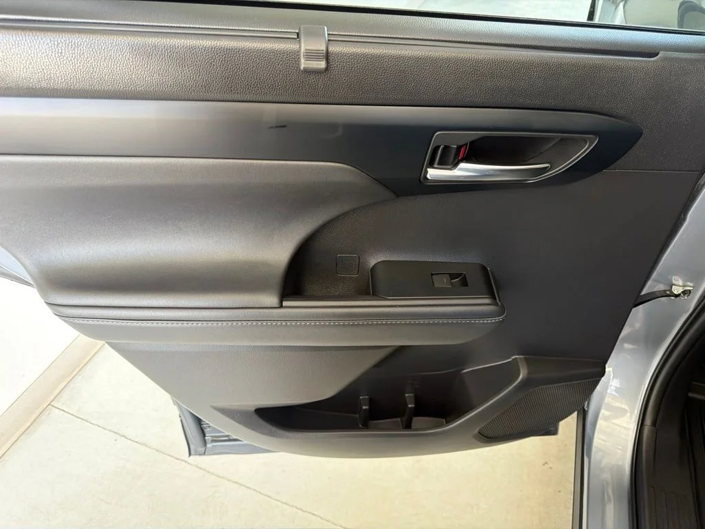 Used 2022 Moon Dust Toyota XLE image 26