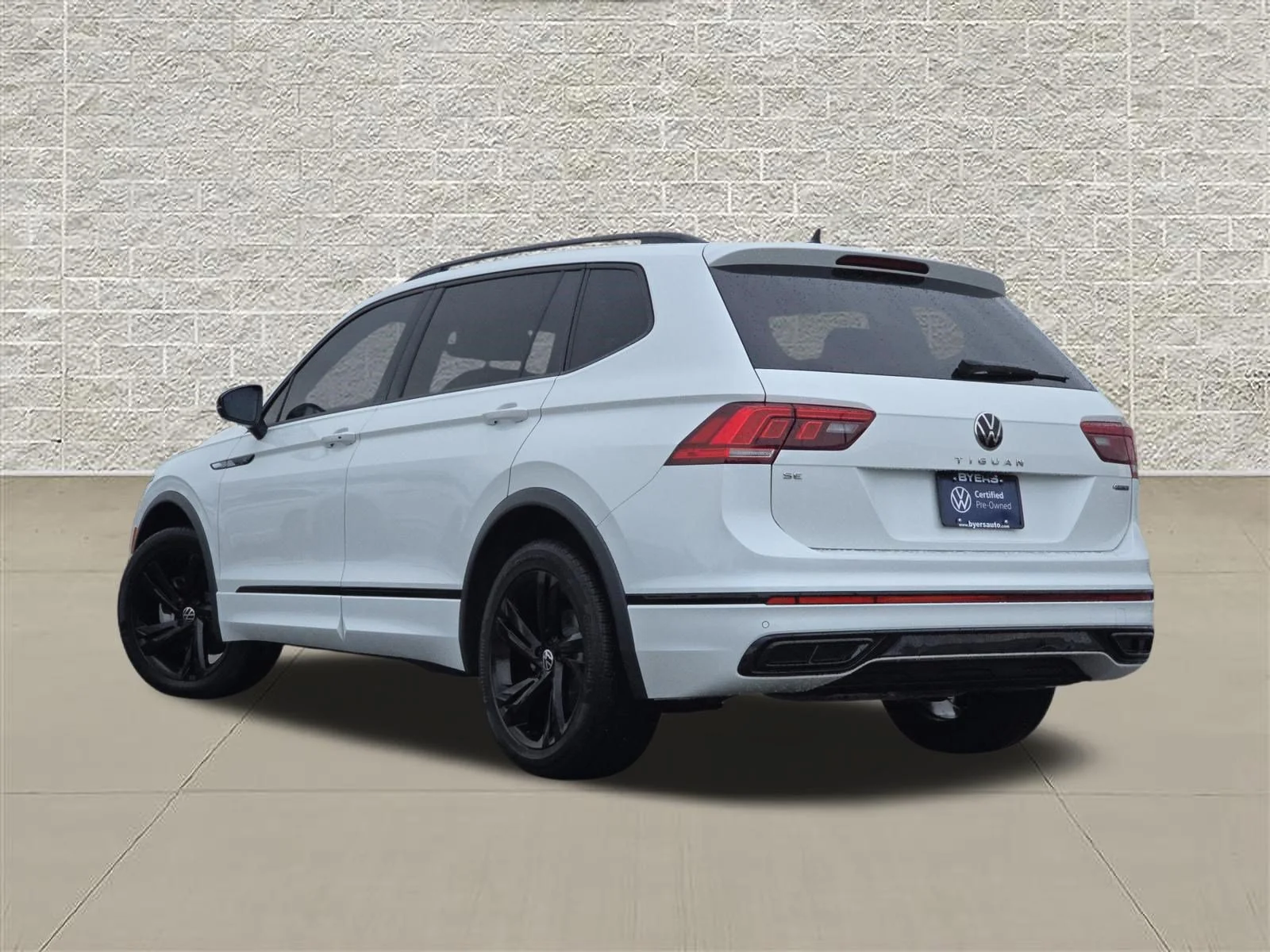 Certified Used 2023 Opal White Volkswagen SE R-Line Black image 5