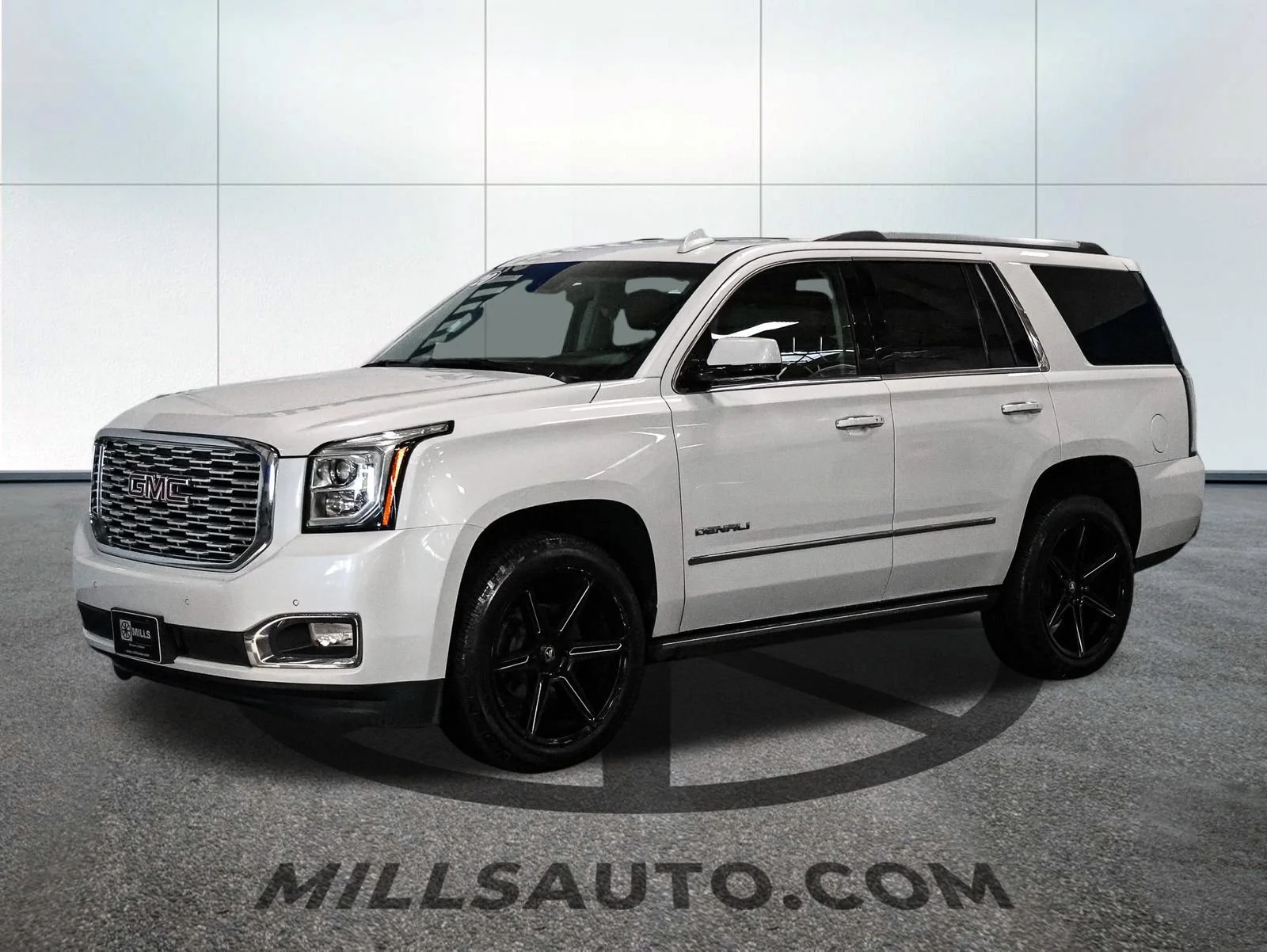 Used 2020 GMC Yukon Denali with VIN 1GKS2CKJ3LR128988 for sale in Baxter, Minnesota