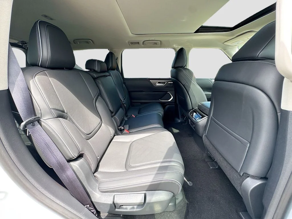 New 2026 RADIANT WHITE INFINITI Luxe 2WD image 30