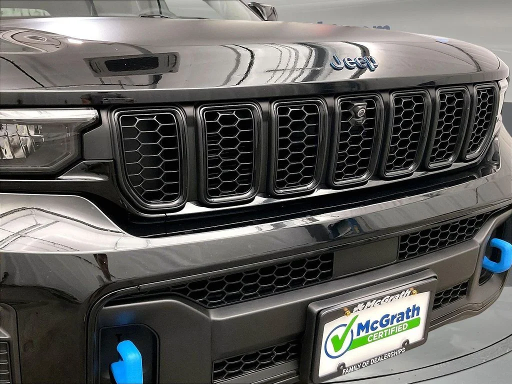 Used 2023 Black Jeep Trailhawk 4xe image 32