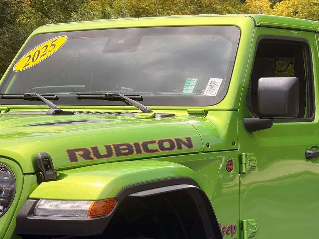 Used 2025  Jeep Rubicon image 13