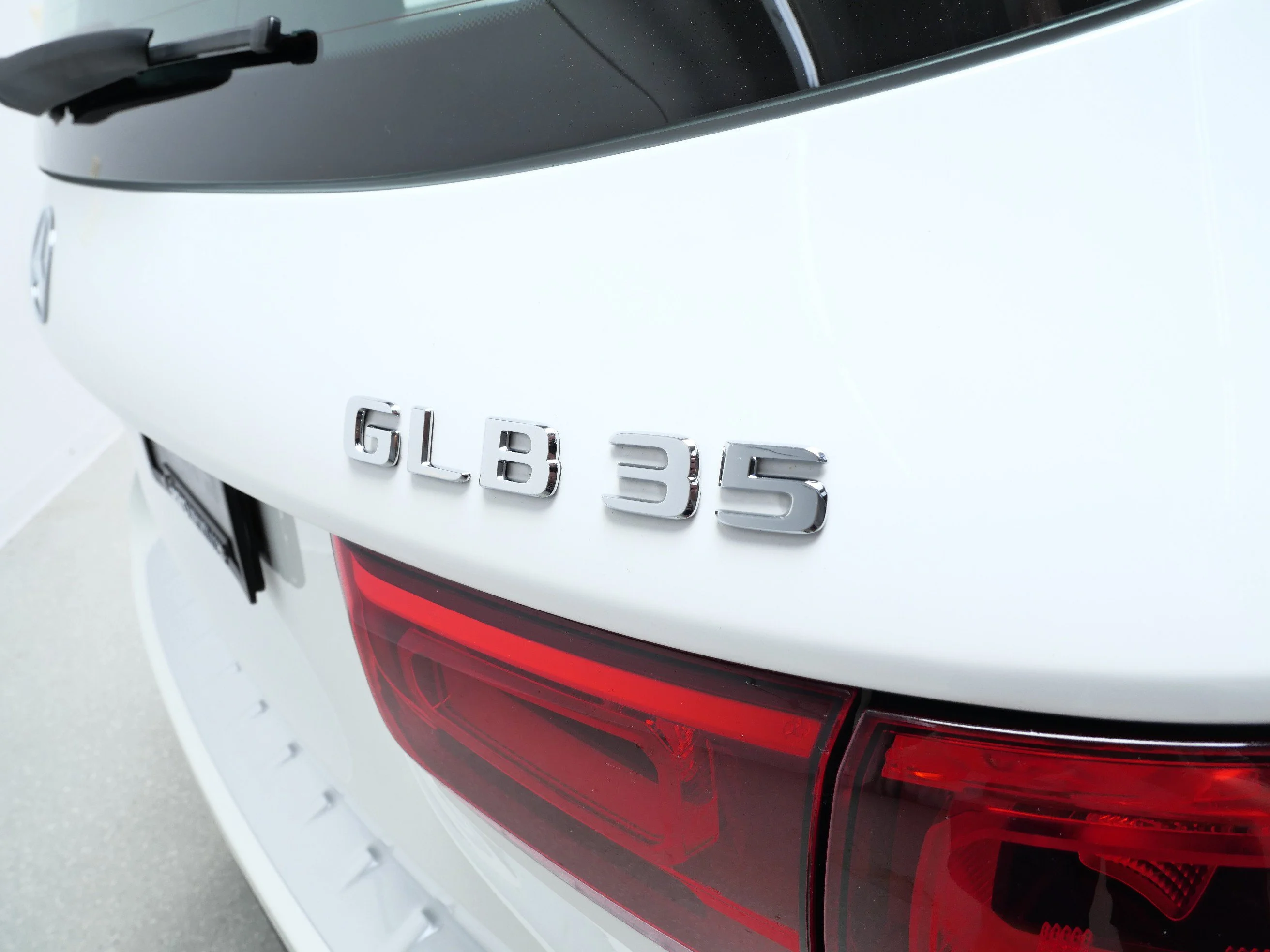 Used 2022 Polar White Mercedes-Benz AMG® GLB 35 4MATIC SUV image 6