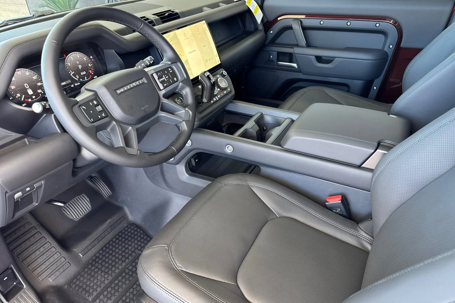 New 2026 Sedona Red Land Rover X-Dynamic SE image 13