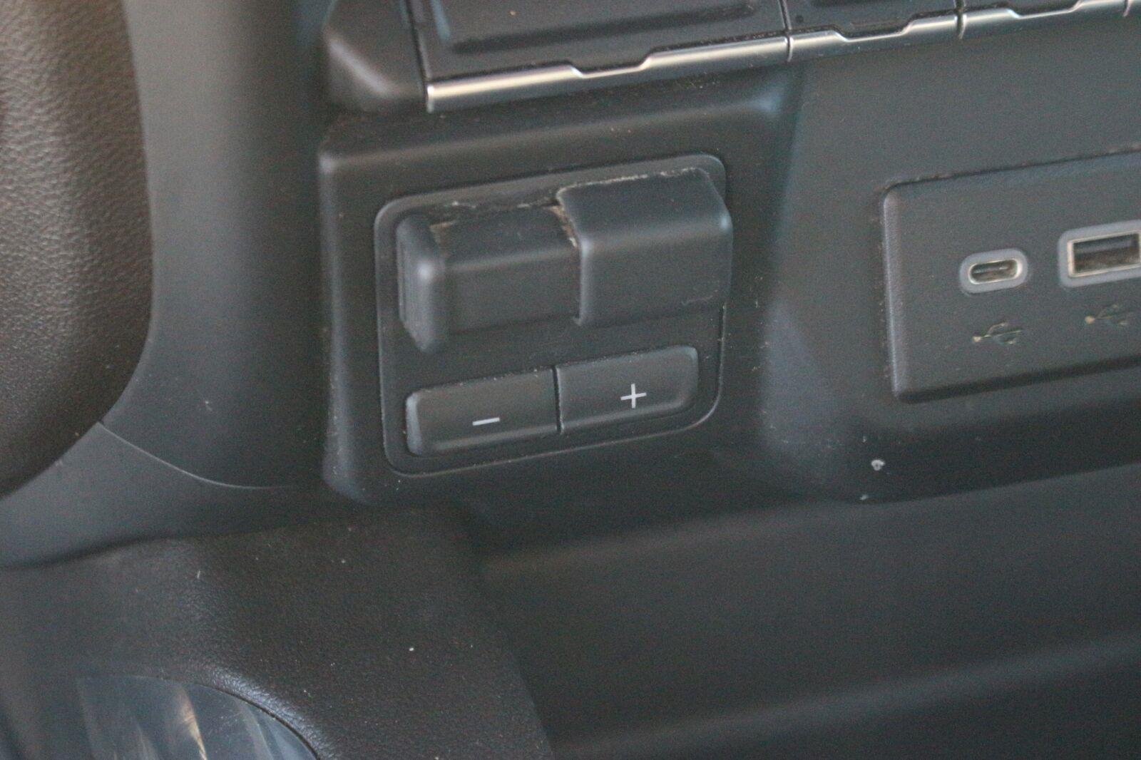Used 2022 SUMMIT WHITE Chevrolet LT image 29