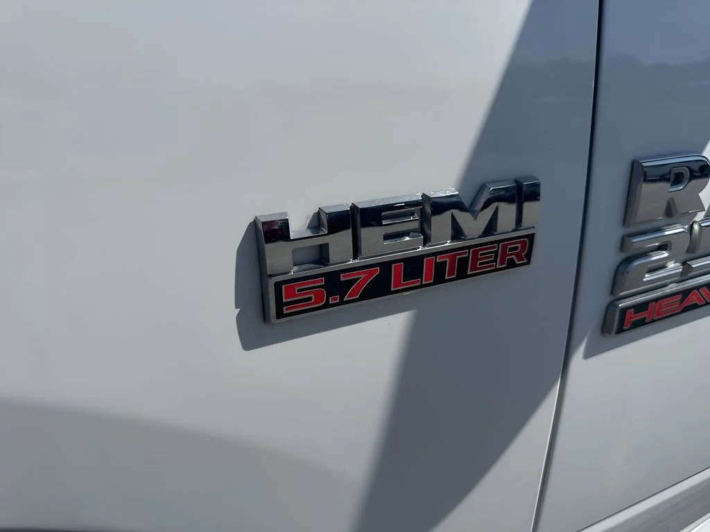 Used 2014 White Ram SLT image 32