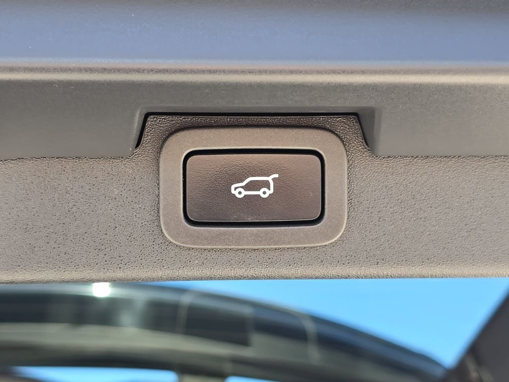 Used 2020 Gray Land Rover HSE image 17