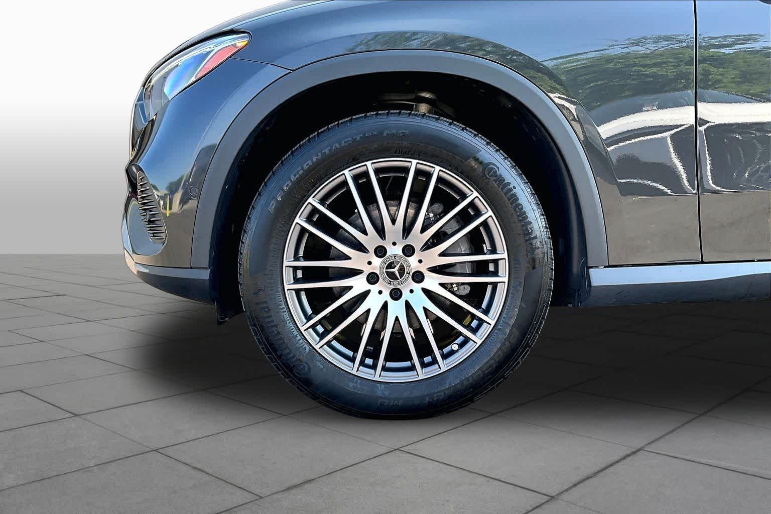 Used 2024 Graphite Grey Metallic Mercedes-Benz GLC 300 image 21