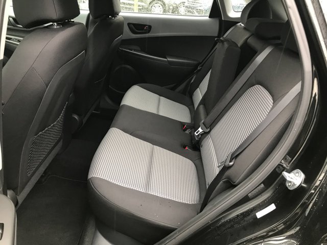 Used 2020 Ultra Black Hyundai SE image 21
