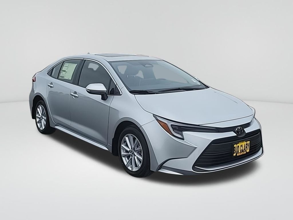 2026 Toyota Corolla XLE - Photo 8