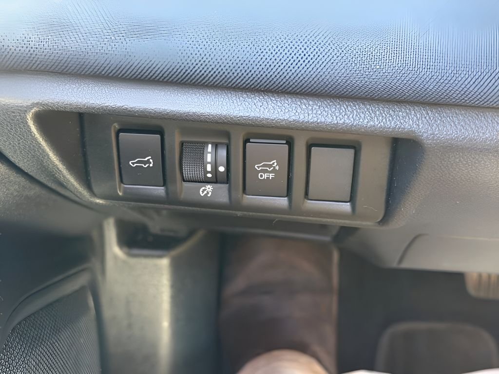 Used 2022 Autumn Green Metallic Subaru Premium image 23