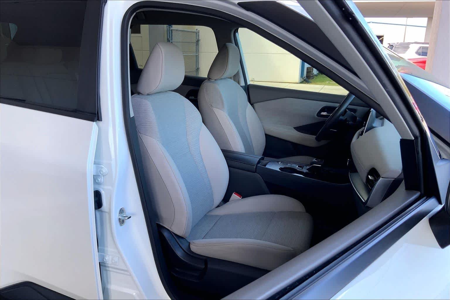 2022 Nissan Rogue SV - Photo 9