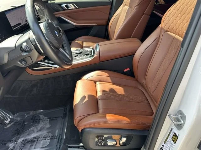 Certified Used 2025 Mineral White BMW M60i image 28