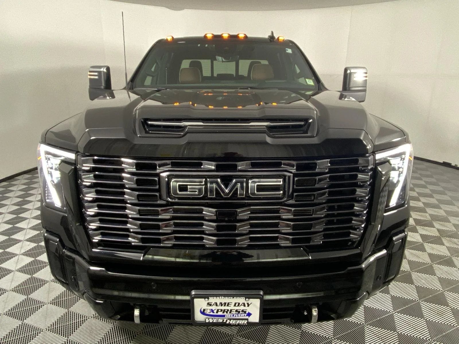 Used 2025 Onyx Black GMC Denali Ultimate image 8