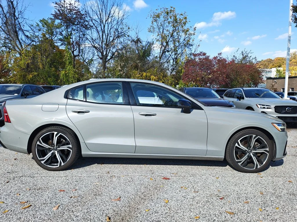 Used 2024 Gray Volvo Ultimate image 8
