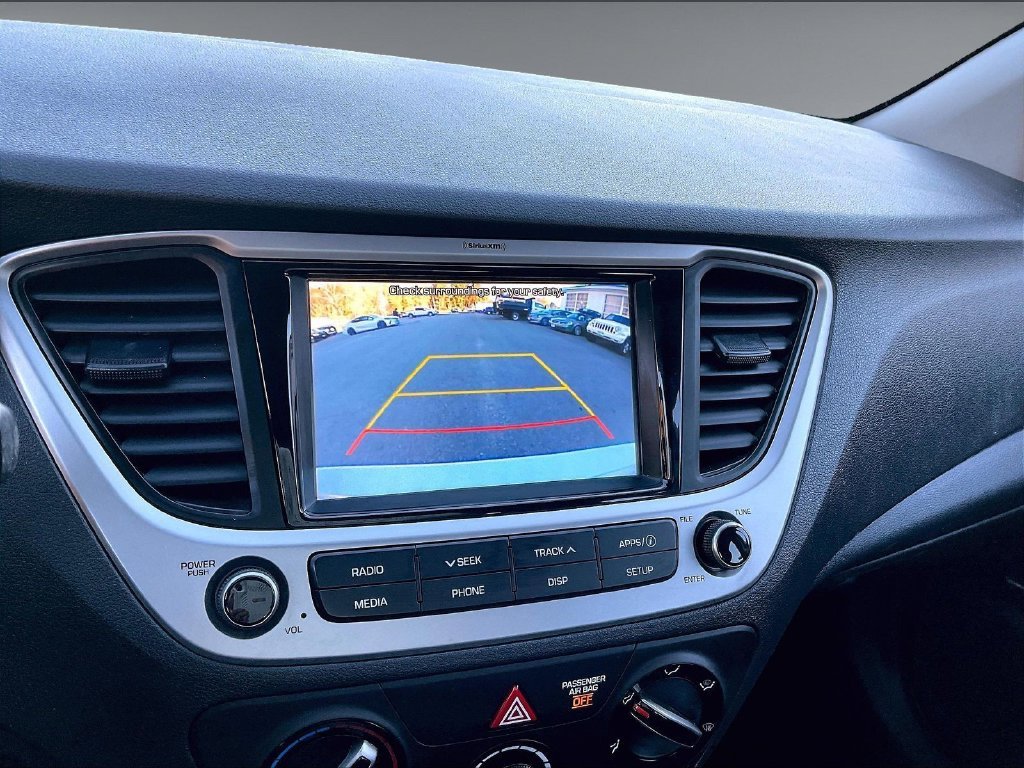 Used 2022 Silver Hyundai SEL image 16