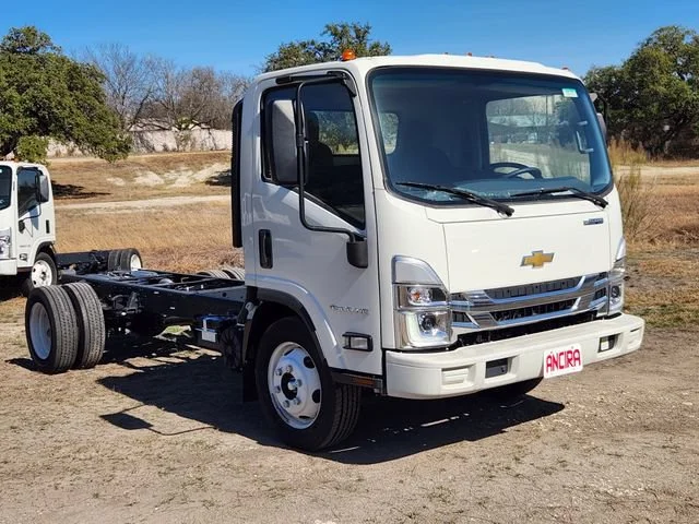 2025 Chevrolet Low Cab Forward 4500 HG NA