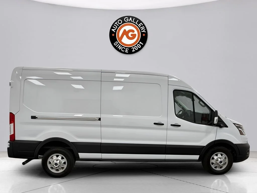 Used 2024 White Ford Base image 2