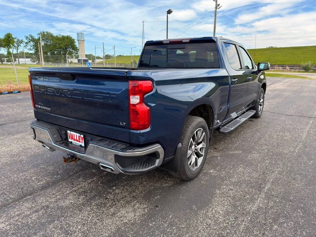 Used 2020 Blue Chevrolet LT image 6