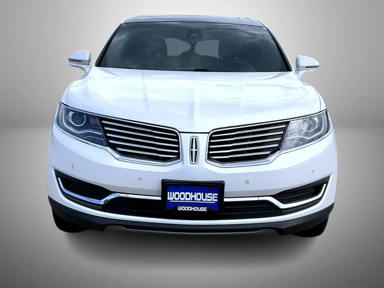 Used 2018 White Lincoln Reserve image 2
