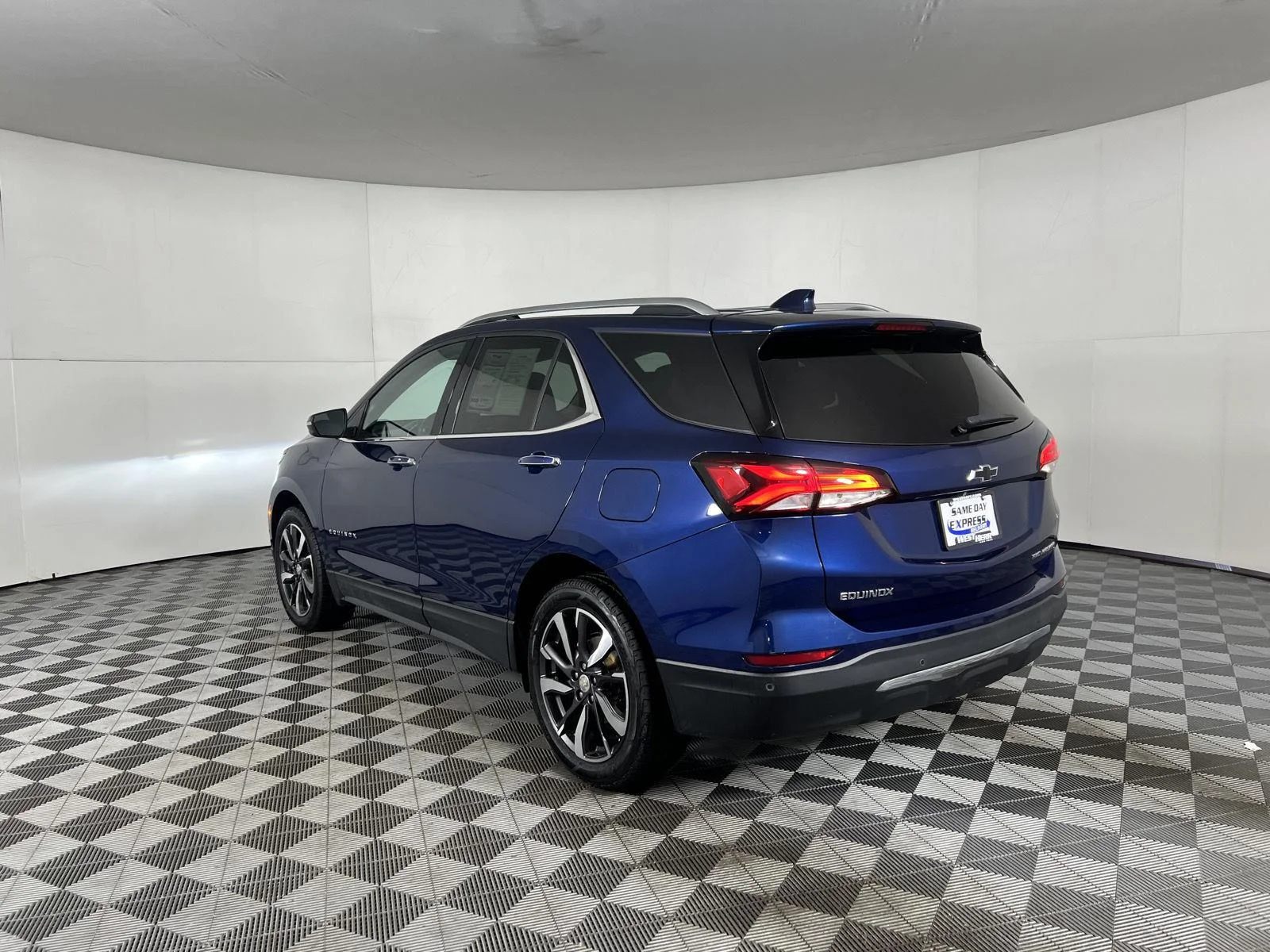 Used 2022 BLUE GLOW METALLIC Chevrolet Premier image 18