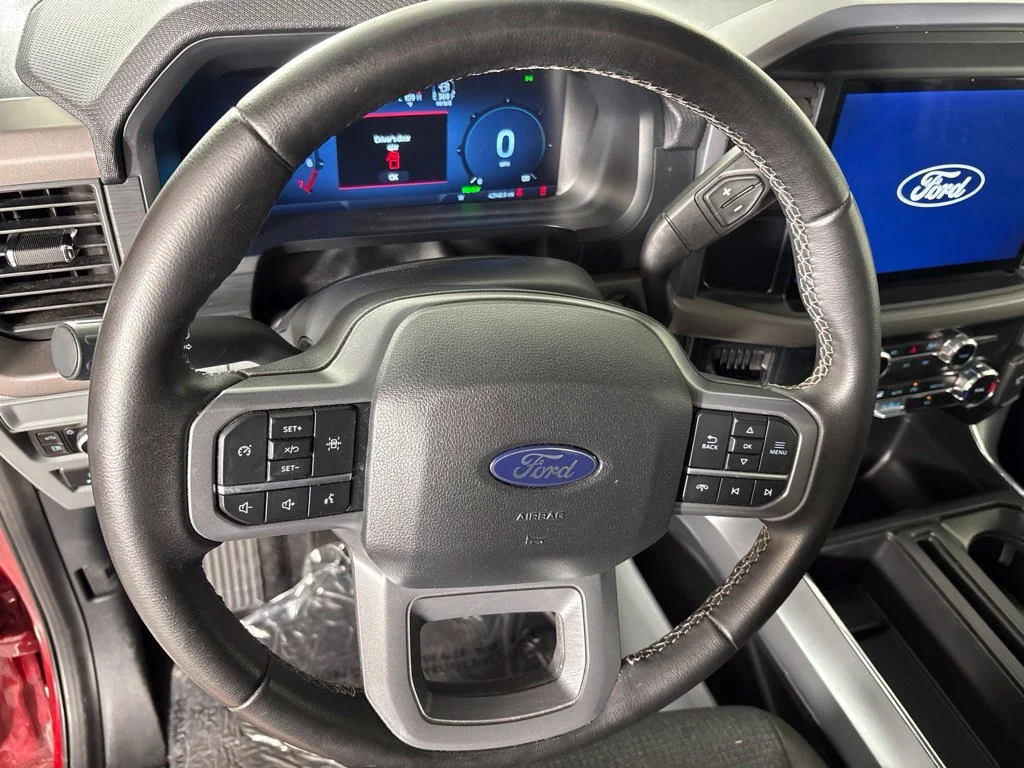 Used 2025 Red Ford XLT image 30
