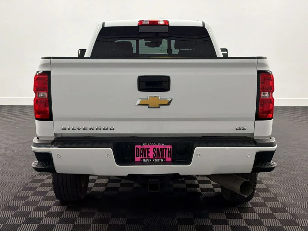 Used 2017 Summit White Chevrolet LTZ image 9