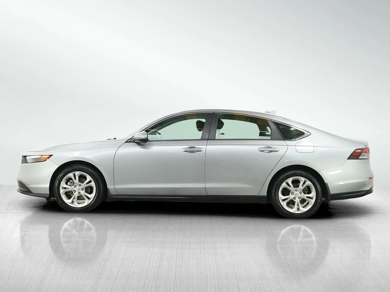 Used 2023 Honda Accord LX with VIN 1HGCY1F25PA035644 for sale in Burnsville, Minnesota